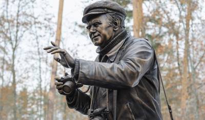 В Воронеже открыли памятник журналисту и путешественнику Василию Пескову