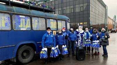 В Петербурге запускают новогодний «Жиринобус»