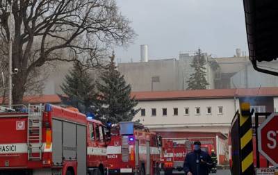 В Чехии произошел взрыв на электростанции, поднимаются черные клубы дыма