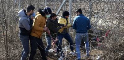 Мигранты открыли огонь по жителям греческого села