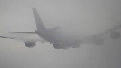 В одесском аэропорту из-за тумана не могут садиться самолеты