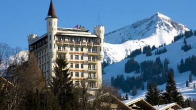 Около 200 британских туристов сбежали с карантина в Швейцарии