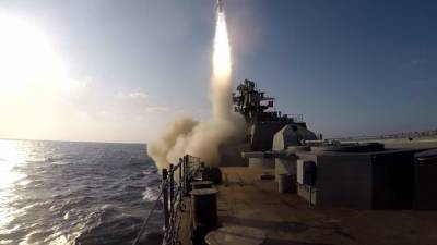 Военные показали пуск ракеты с обновленного фрегата "Маршал Шапошников"