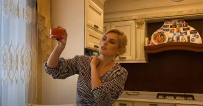 Хозяюшка Ирина Федишин дала совет, как правильно выбрать красную икру