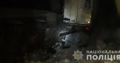 В Харьковской области столкнулись два грузовика, есть жертвы (видео) (4 фото)