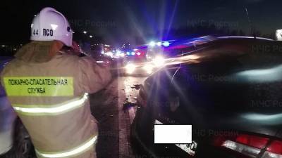 Пять человек пострадали при столкновении семи машин под Калугой