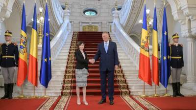 Румынский президент прибывает в Кишинёв принимать присягу своей...