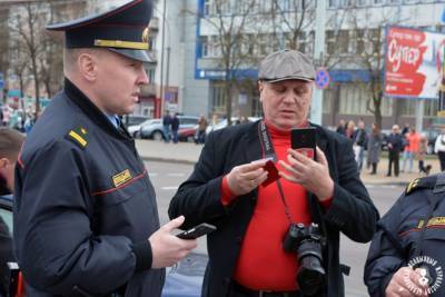 Правозащитники признали политзаключенными журналиста Гордиевича и бывшего начальника уголовного розыска Кулаковского