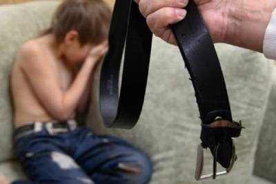 Довоспитывался: костромич может сесть на 3 года за издевательства над сыном