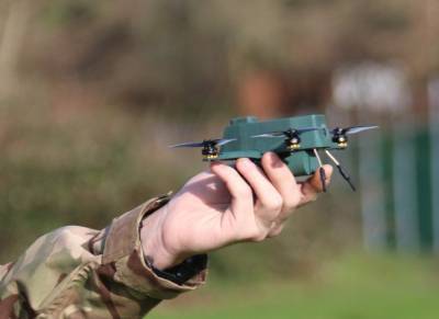 Британская армия испытывает сверхпрочный нано-беспилотник: фото, подробности