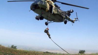 Видео:азербайджанские вертолеты применили ракеты Spike в Нагорном Карабахе