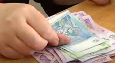 Кошельки опустели: за месяц зарплаты украинцев уменьшились, названы цифры