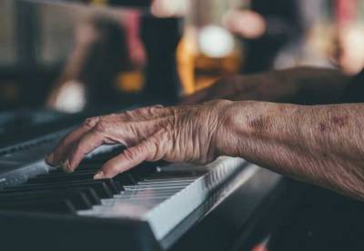 «Он закодировал свою глухоту в музыке»: Пианистка Габриэла Лена Франк рассказала о музыкальном послании Бетховена