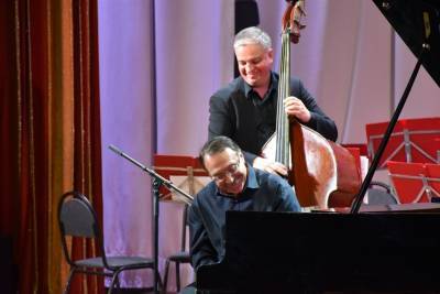 Даниил Крамер, Сергей Васильев и Ульяновский духовой оркестр представили программу «Jazz под Новый год»