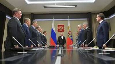 Путин запретил членам Совбеза РФ хранить деньги в иностранных банках