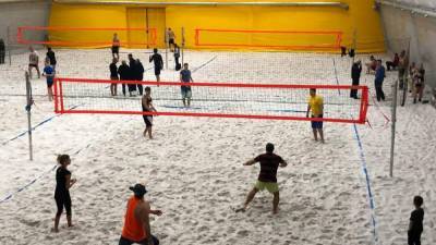В Киеве появилась крытая площадка для пляжного волейбола: она первая в Украине