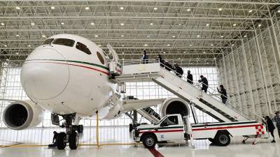 Власти Мексики пока не смогли найти покупателя для президентского самолета