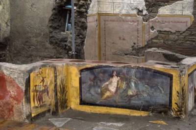 Археологи нашли в Помпеях древнюю закусочную: сохранилась даже еда