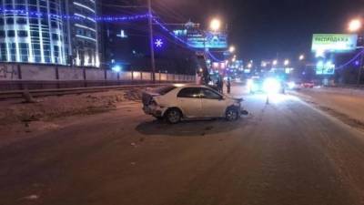 Мужчина и девочка пострадали в ДТП в Новосибирске