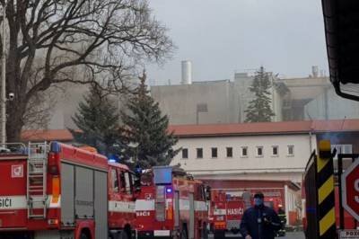 В Чехии прогремел мощный взрыв на электростанции: пожарные объявили третий уровень опасности