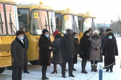 Школы Читы, Агинского и семи районов Забайкалья получили 12 новых автобусов