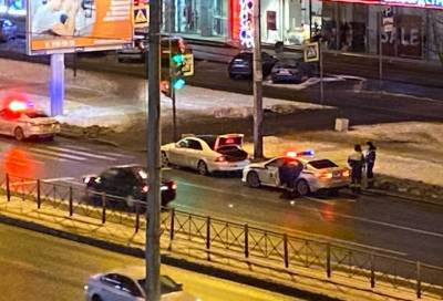 Петербуржские полицейские после погони задержали водителя без прав
