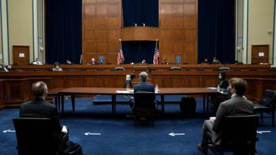 Палата представителей США поддержала увеличение выплат по COVID-19