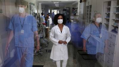 Число случаев коронавируса в Бразилии достигло 7 504 833