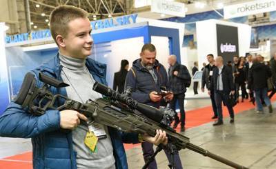 Замсекретаря СНБО хочет массово вооружить украинцев: стрелковое оружие будут хранить дома (УНІАН, Украина)