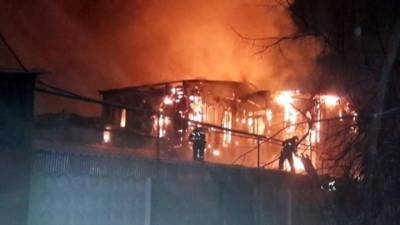 Причины крупного пожара в Иркутске выясняют дознаватели