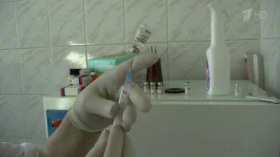 Во многих российских регионах уже приступили ко второму этапу вакцинации от коронавируса