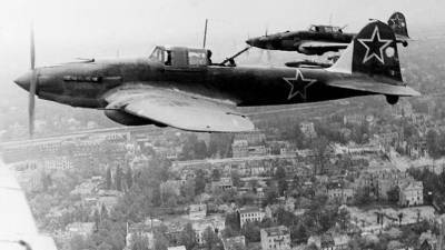 «Чёрная смерть»: как Сергею Ильюшину удалось создать самый массовый самолёт Второй мировой войны - russian.rt.com
