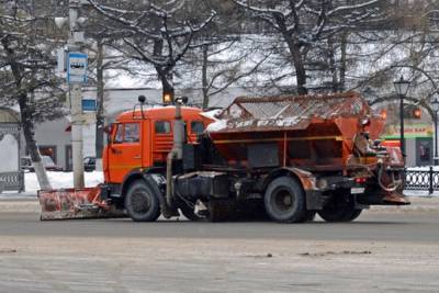 Костромские дорожники продолжают очищать город от снега
