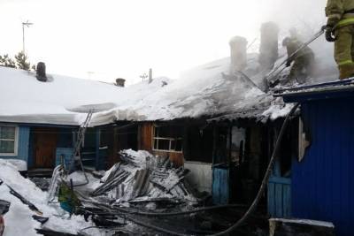 Трое детей погибли при пожаре в Новосибирске. ФОТО