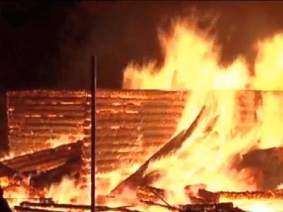Трое детей с матерью погибли в горящем доме в Новосибирске
