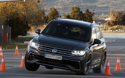 VW Tiguan прошел «лосиный тест», прыгая по дороге