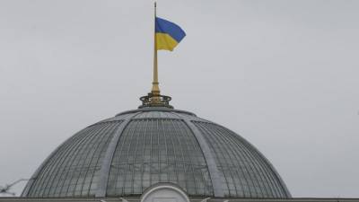 Главу Конституционного суда Украины подозревают в подкупе свидетеля