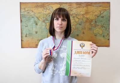 Анастасия Плотникова стала первым мастером спорта по мас-рестлингу на Сахалине