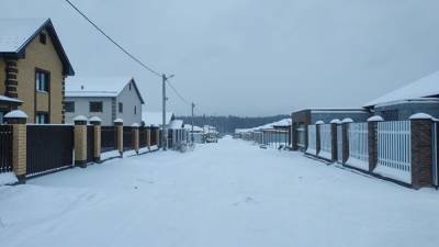 Жители коттеджного поселка под Екатеринбургом зимой рискуют остаться без тепла и света
