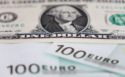 Курс валют сегодня: евро растет, а доллар падает на торгах во вторник