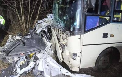 На Львовщине столкнулись легковушка, автобус и грузовик: есть жертва