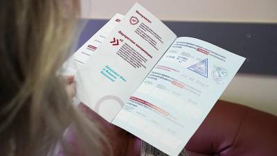 Мурашко рассказал о введении паспортов вакцинации от COVID-19 в России