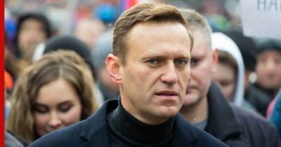 Песков рассказал, может ли Навальный вернуться в Россию