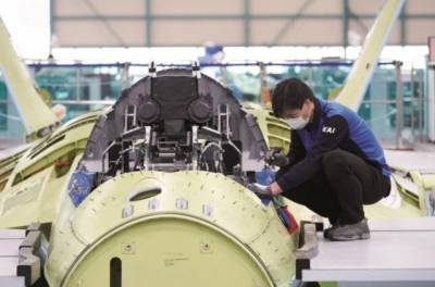 Южная Корея показала процесс производства истребителя нового поколения (ФОТО)