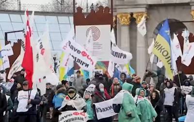 Центр Киева колотит: ФОПы не собираются покидать Майдан