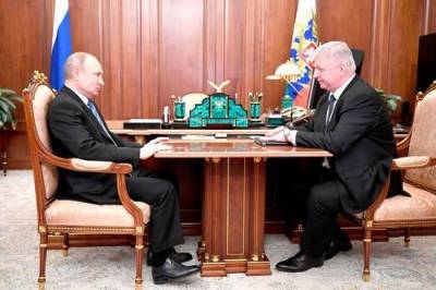 Путин предложил проработать вопрос о связи МРОТ с прожиточным минимумом
