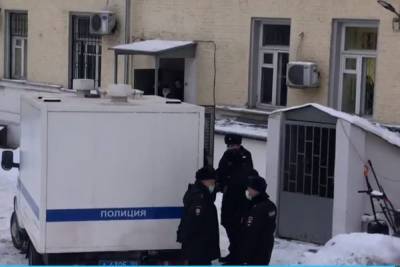 Сторонники экс-схимонаха Сергия окружили Басманный суд