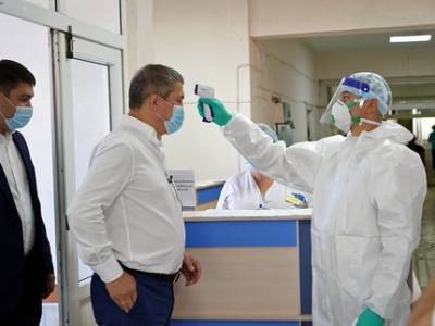 Радий Хабиров сообщил, что был добровольцем на испытании вакцины от коронавируса