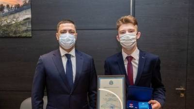Студента в Псковской области наградили дипломом и знаком «Горячее сердце»