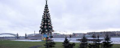 Дождливая и теплая погода ожидается в Санкт-Петербурге на Новый год